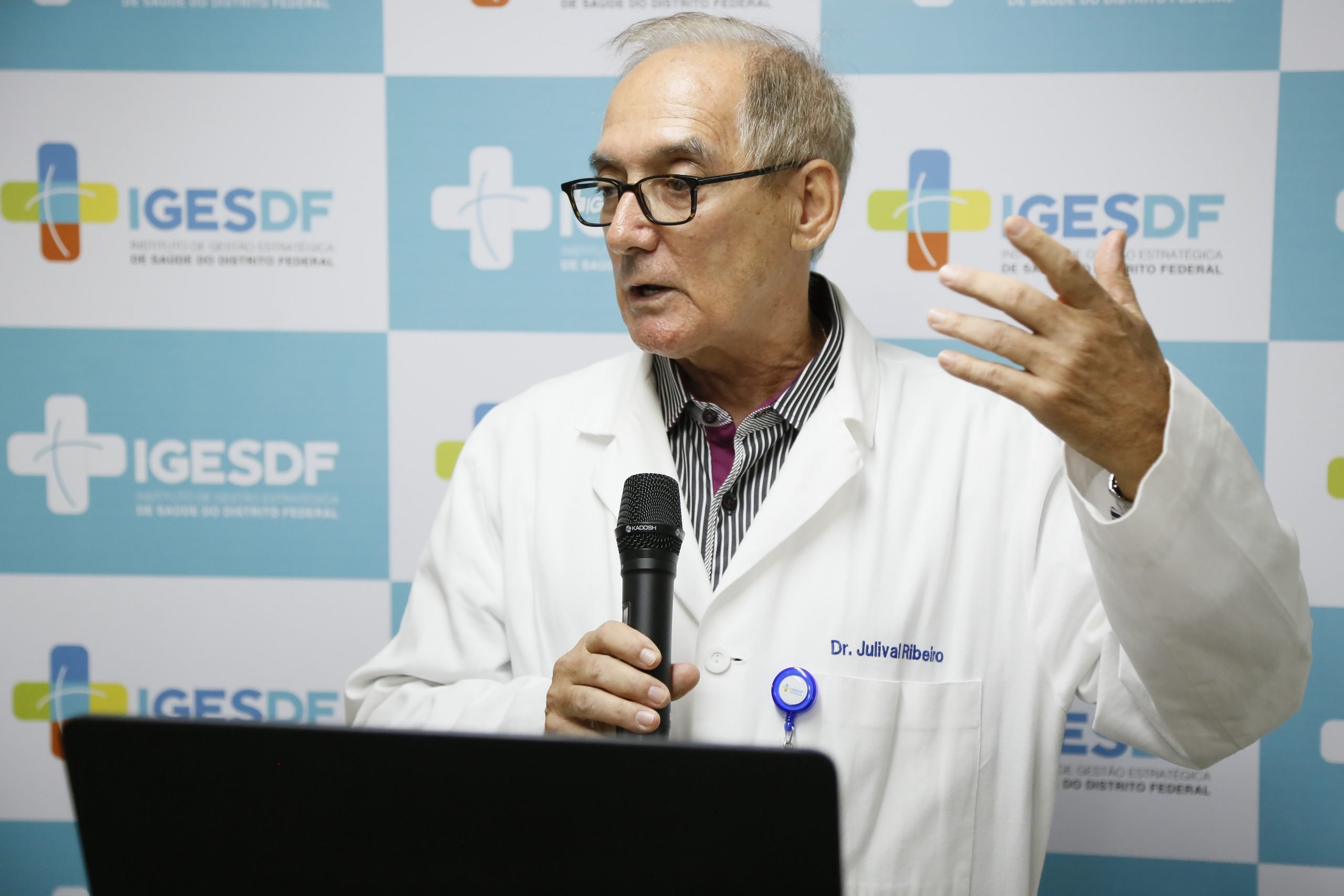 Doutor Julival Ribeiro, infectologista do Iges-DF