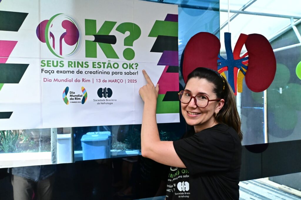 Dra Flávia Gonçalves, chefe do serviço de Nefrologia e Transplante Renal do HBDF reforça a campanha da Sociedade Brasileira de Nefrologia. Créditos: Alberto Ruy/IgesDF